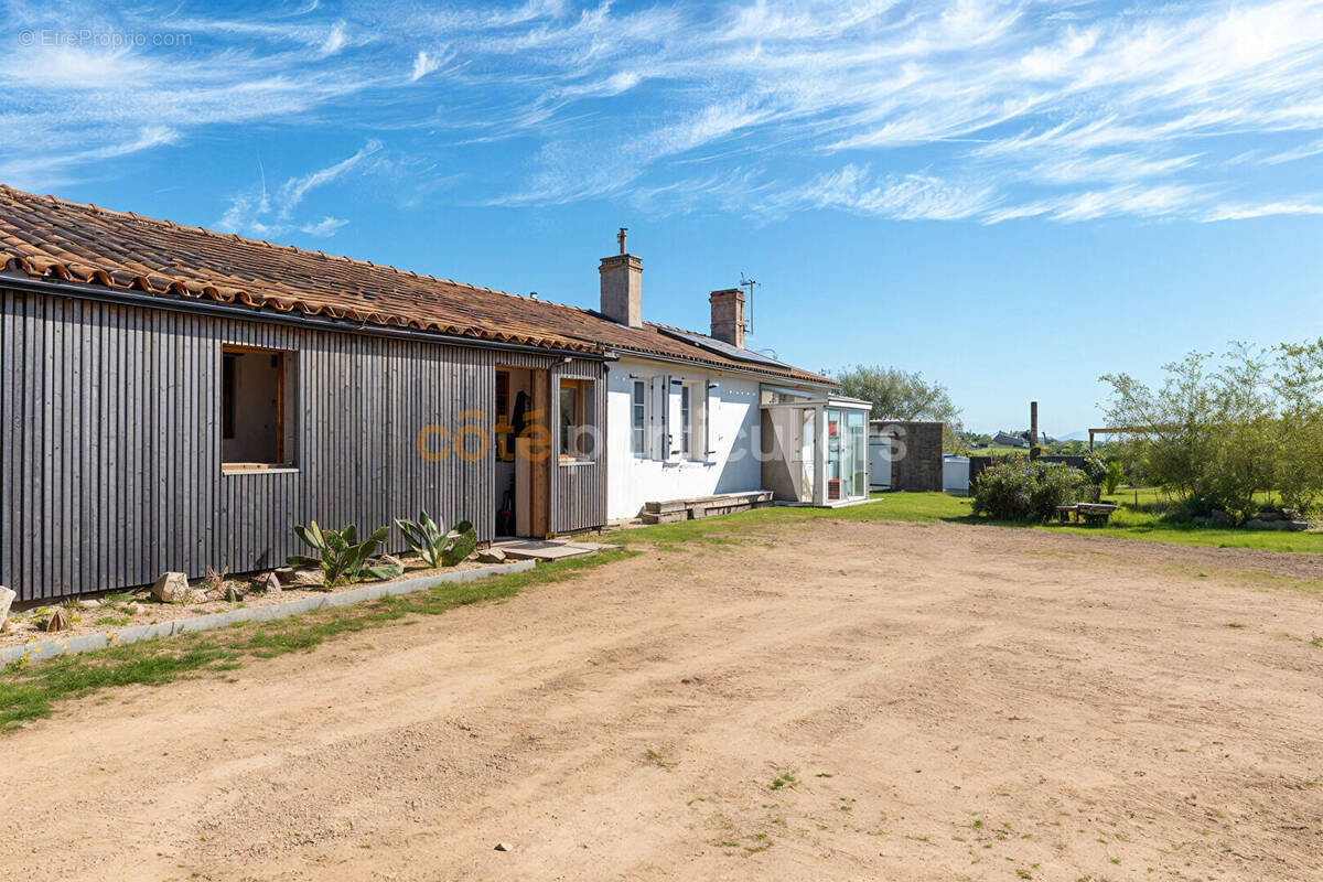 Maison à TALMONT-SAINT-HILAIRE