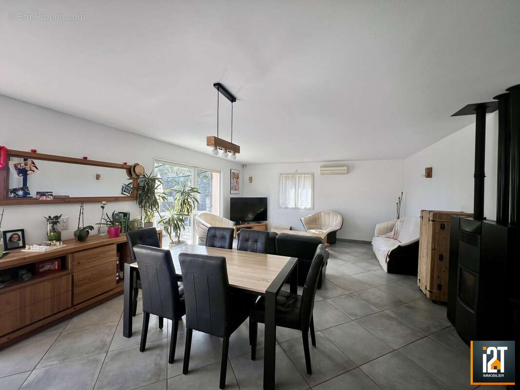 Maison à SAINT-MAXIMIN