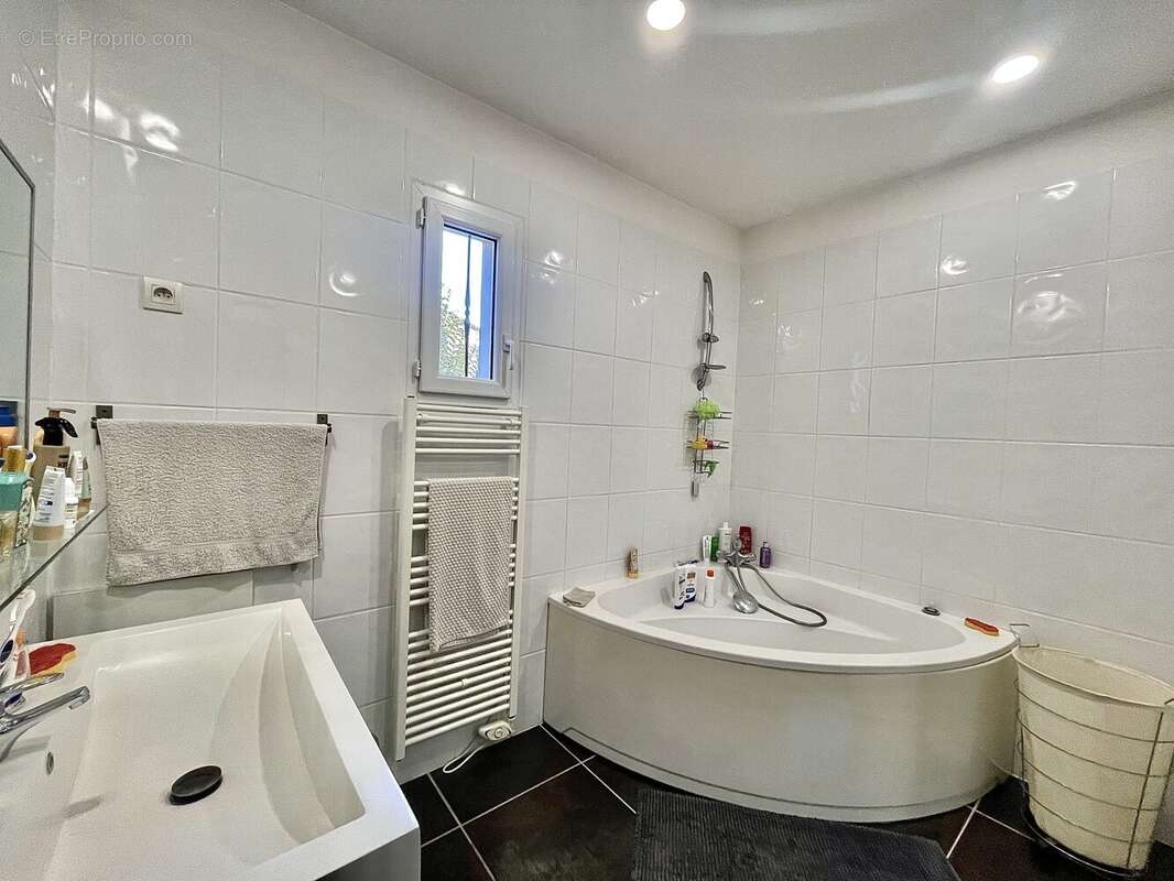 Maison à NEZIGNAN-L&#039;EVEQUE