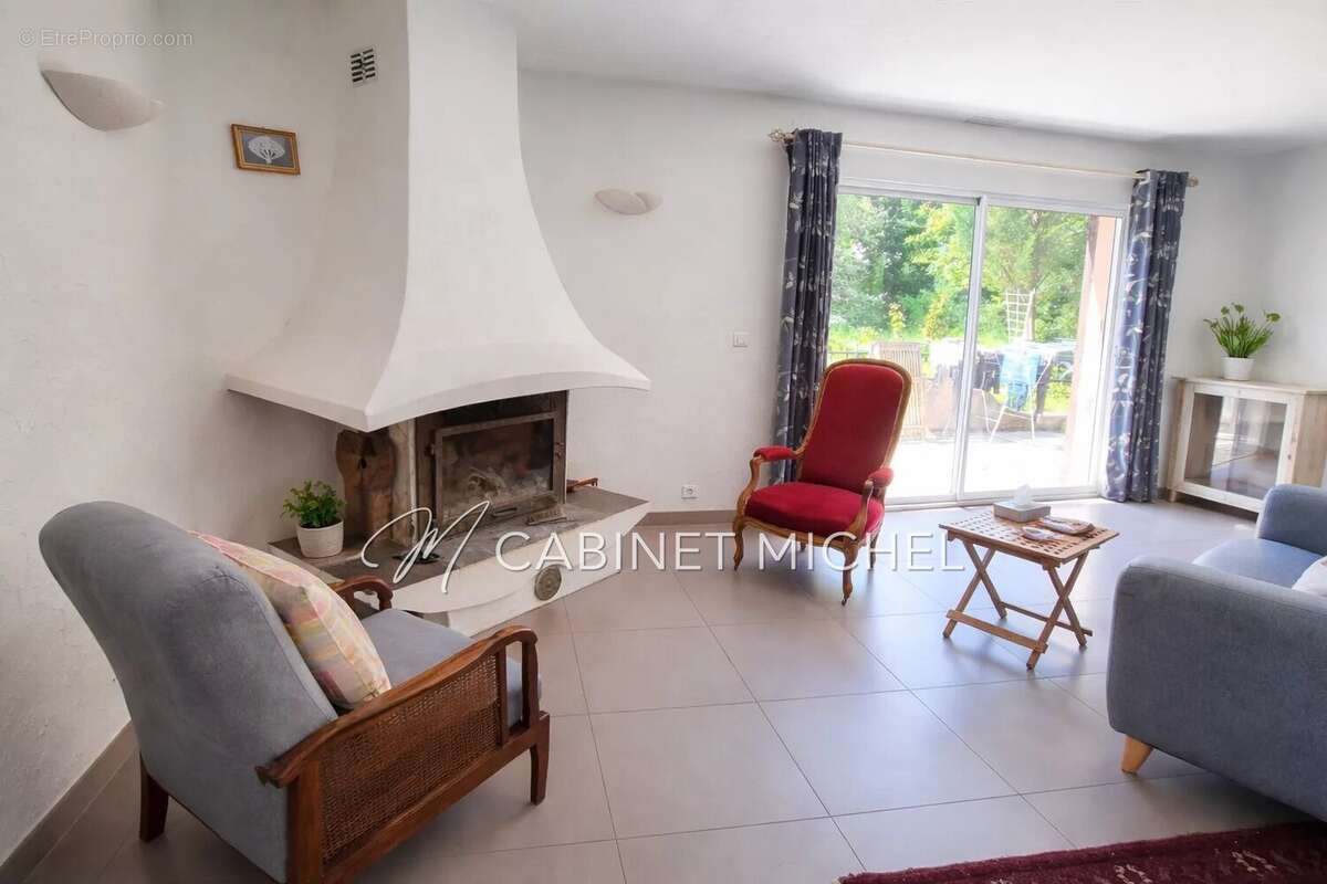 Maison à ROQUEFORT-LES-PINS