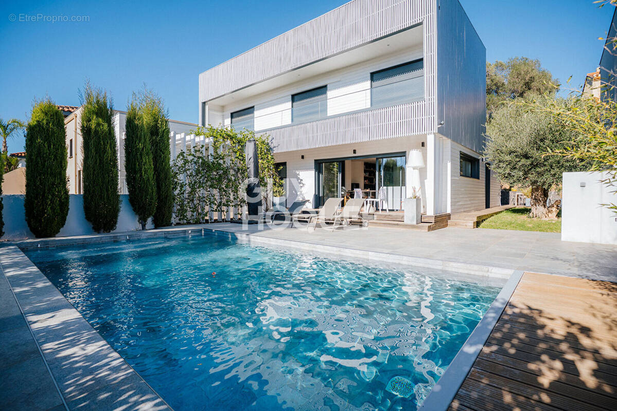 Maison à VILLENEUVE-DE-LA-RAHO