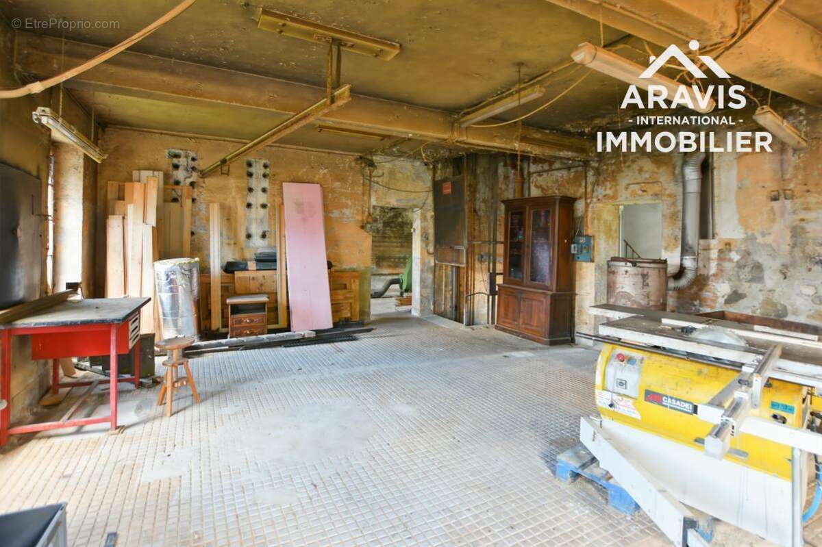 Maison à LA RIVIERE-ENVERSE