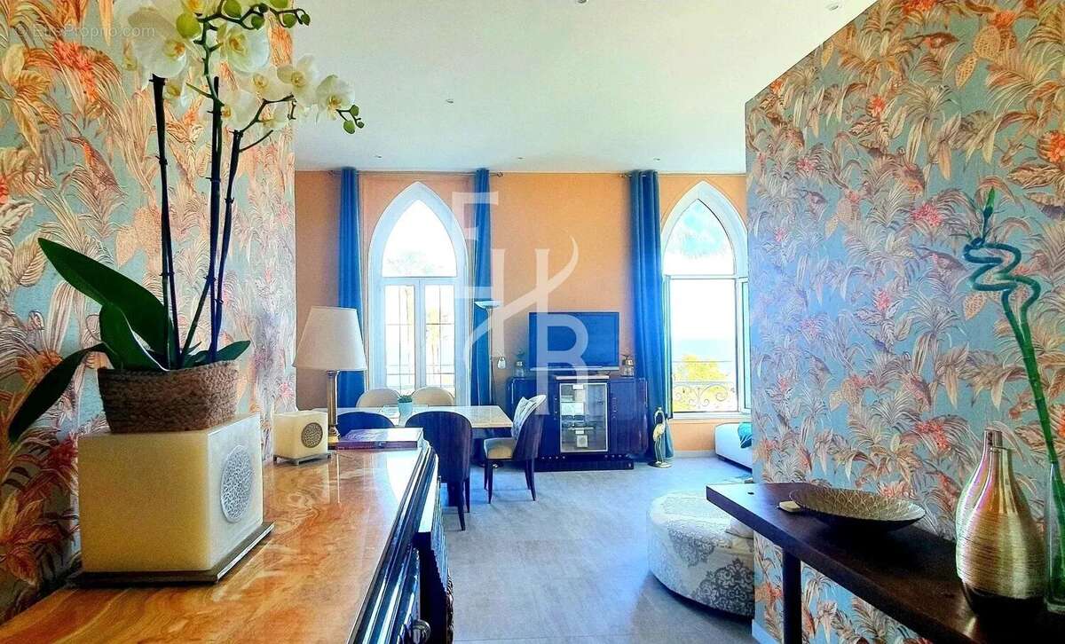 Appartement à VALLAURIS
