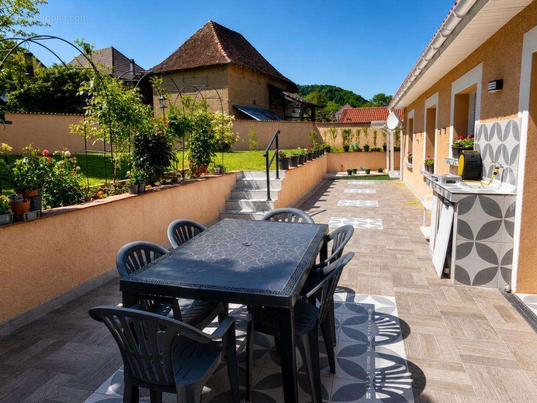 PRESSINS - Maison neuve de plain-pied 145 m² + terrain de 1495 m² - photo 2