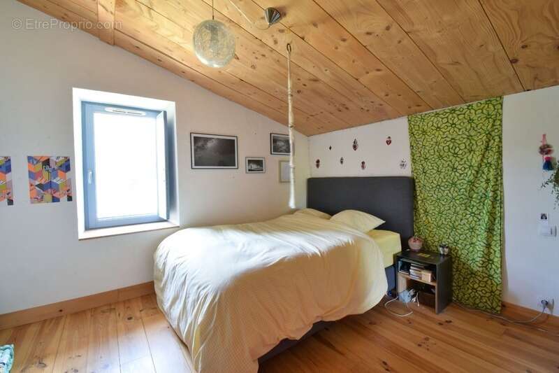 EXCLUSIVITE / Très belle maison avec dépendances et terrain / 63160 Glaine Montaigut - photo 18