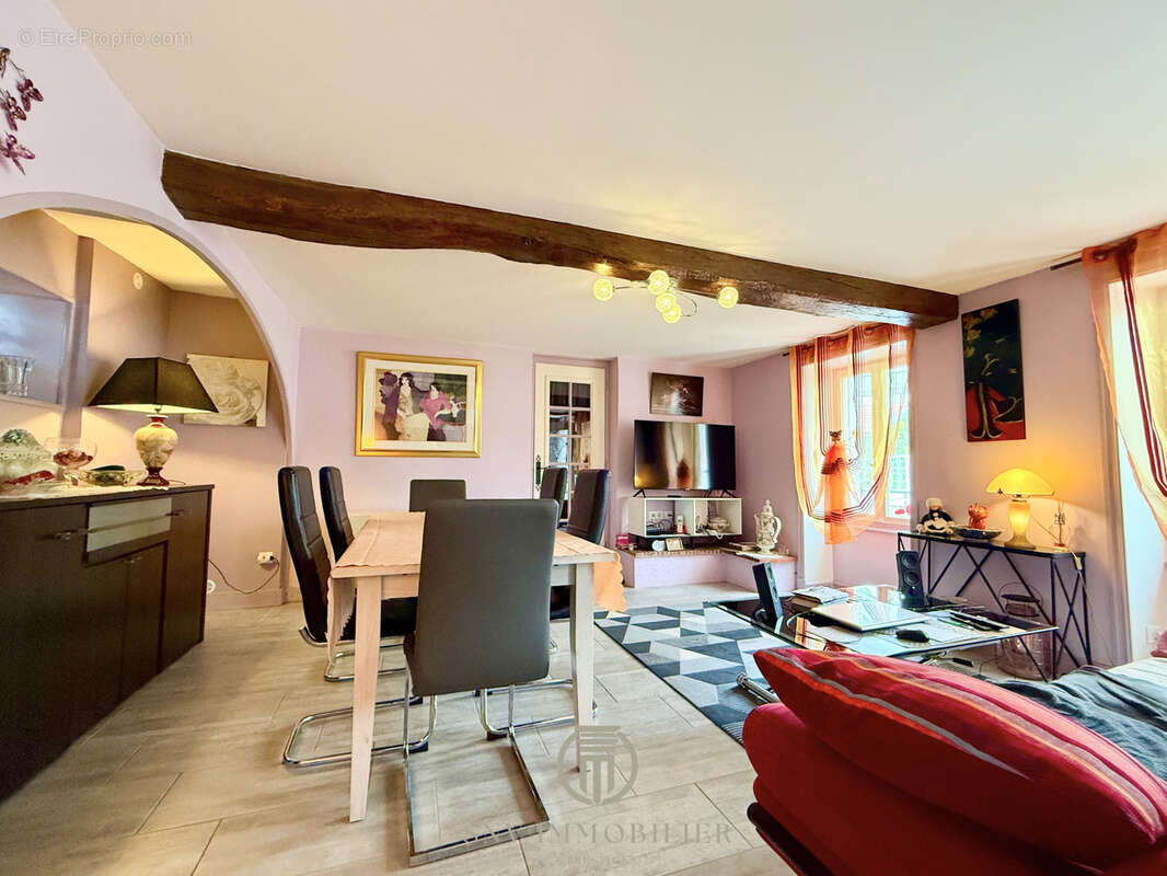 Maison à LA PACAUDIERE