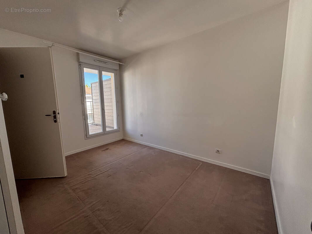 Appartement à EZANVILLE