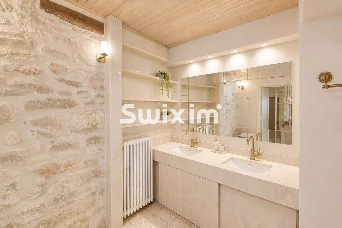 Maison immeuble de ville de caractère à rénover au cœur de Saint-Amour - photo 8