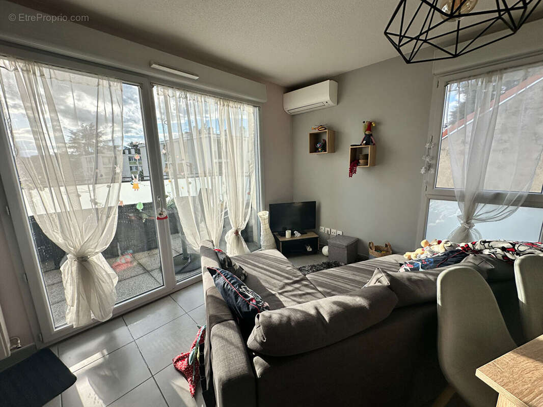 Appartement à OULLINS