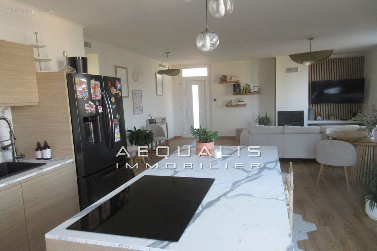 Appartement à SAINT-LAURENT-DU-VAR