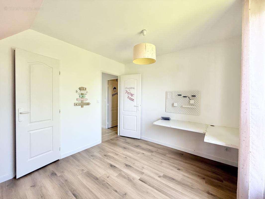 Maison 150 m² à Courdimanche  - photo 29