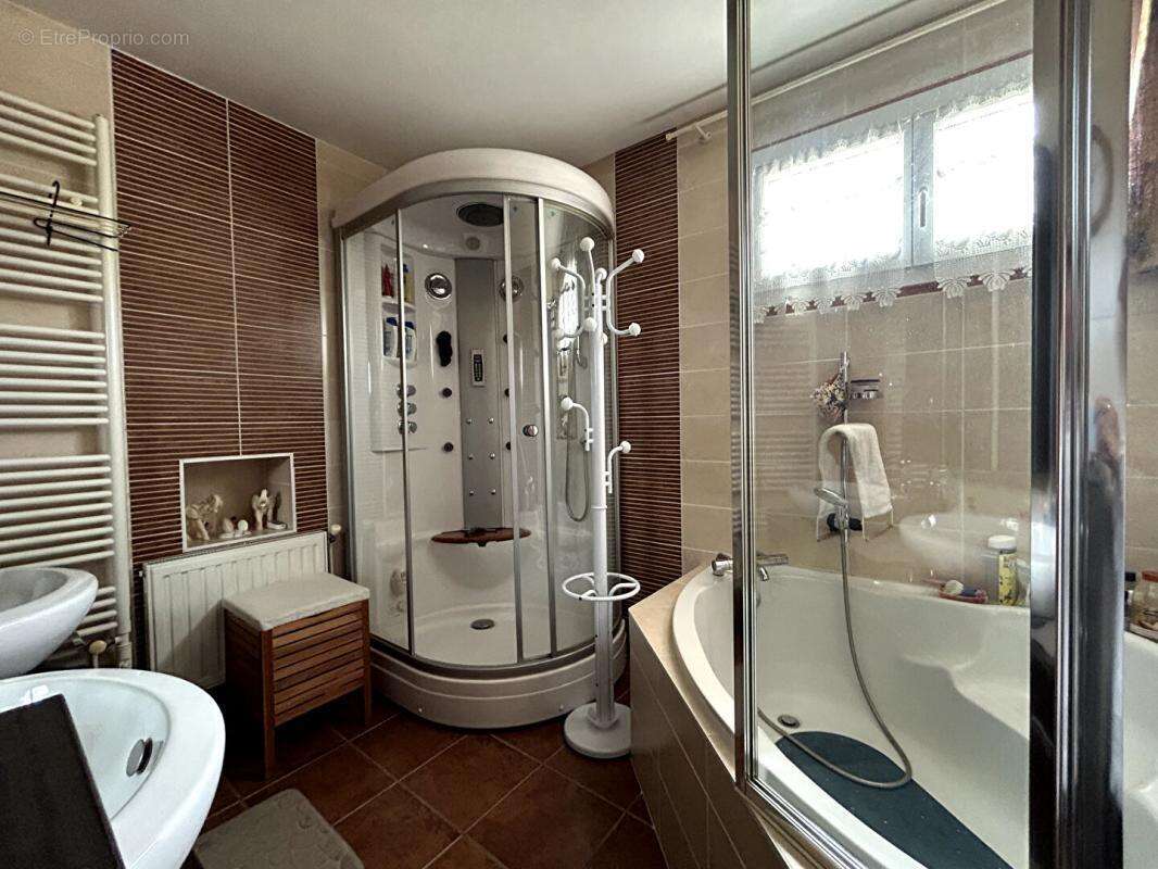 Varennes Vauzelles Belle Maison 7 pièce(s) 187m2 - photo 11