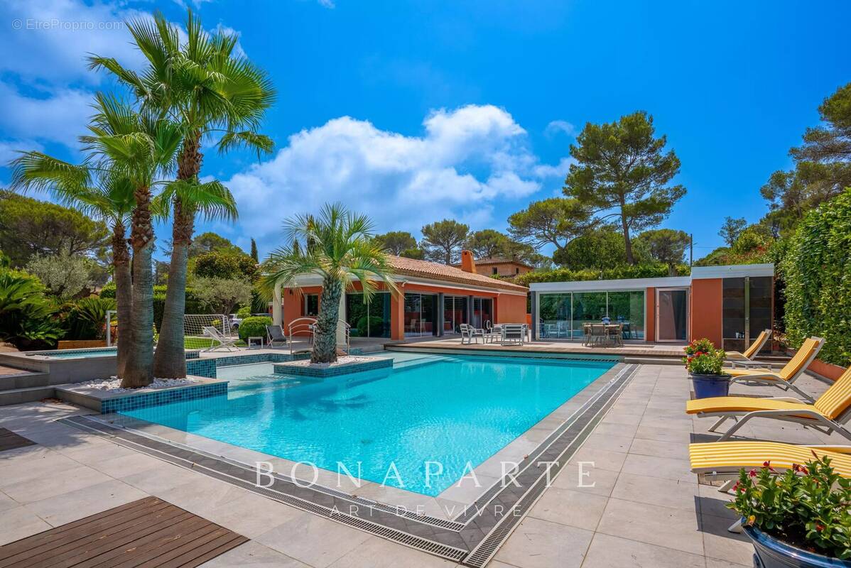 Maison à MOUGINS
