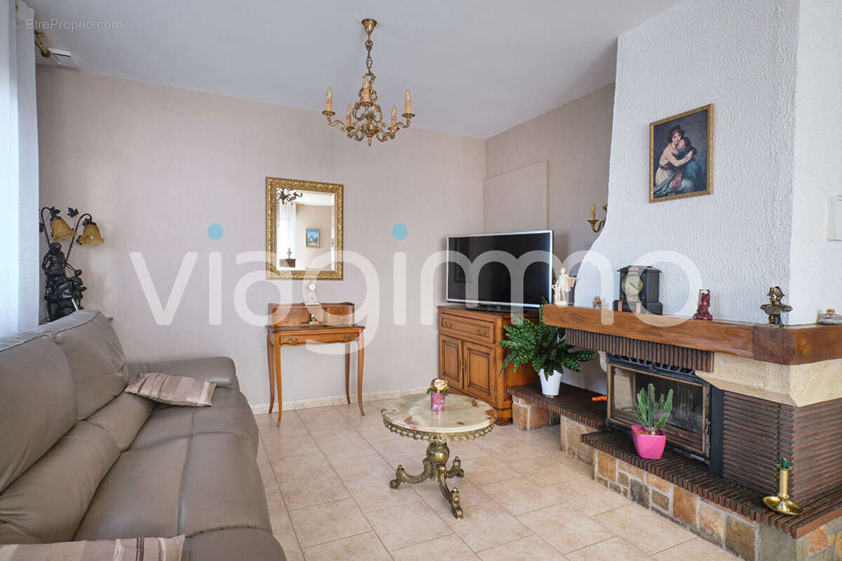 Maison à CRANVES-SALES