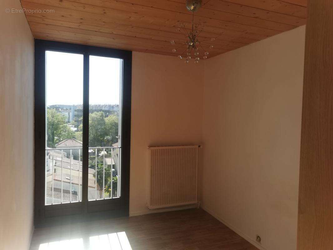 Appartement à BILLERE