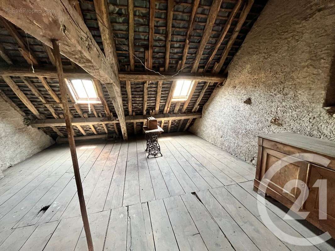 Maison à CHATEAUNEUF-VAL-DE-BARGIS