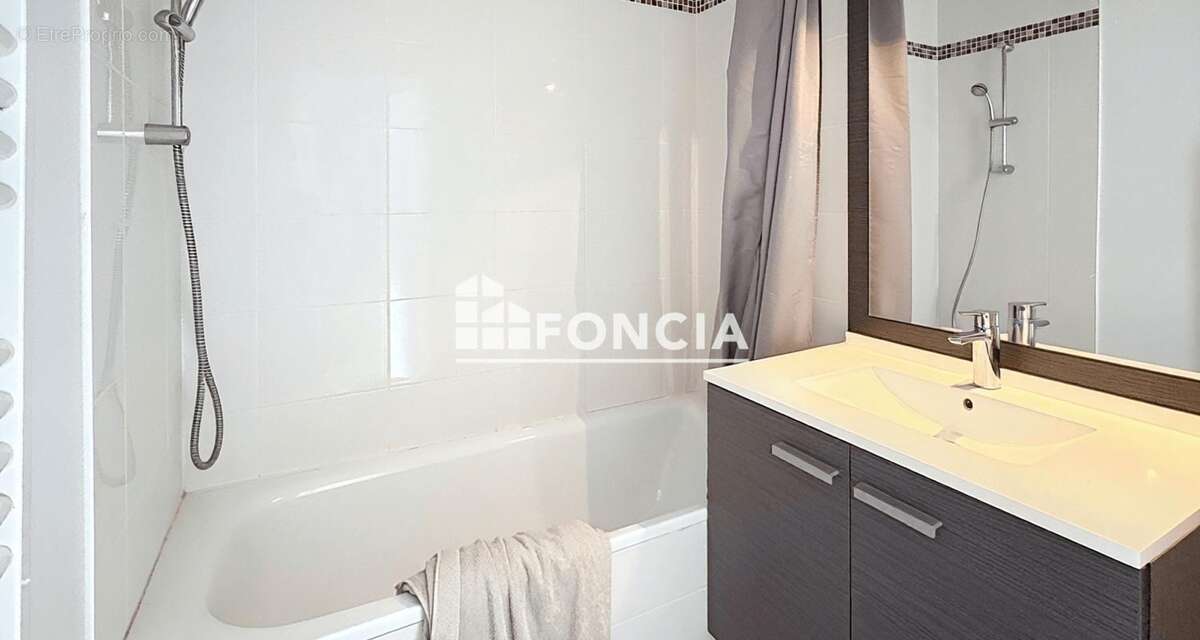Appartement à FRESNES