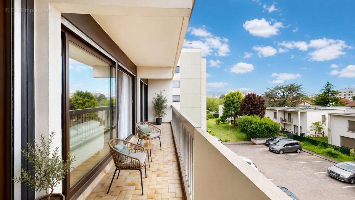 Appartement à LYON-8E
