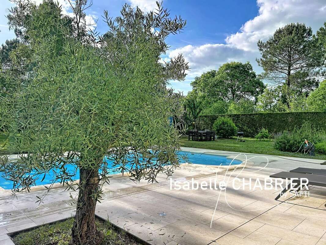 Maison 239 m² à Chaumont-D'anjou  - photo 2
