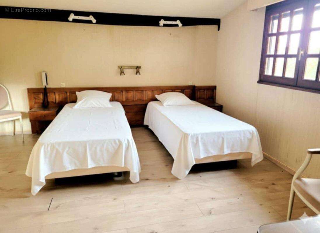 Maison à MONTAIGUT-SUR-SAVE