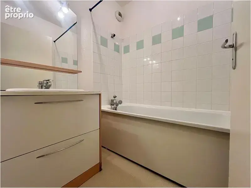 Appartement T3 balcon et parkings - photo 4