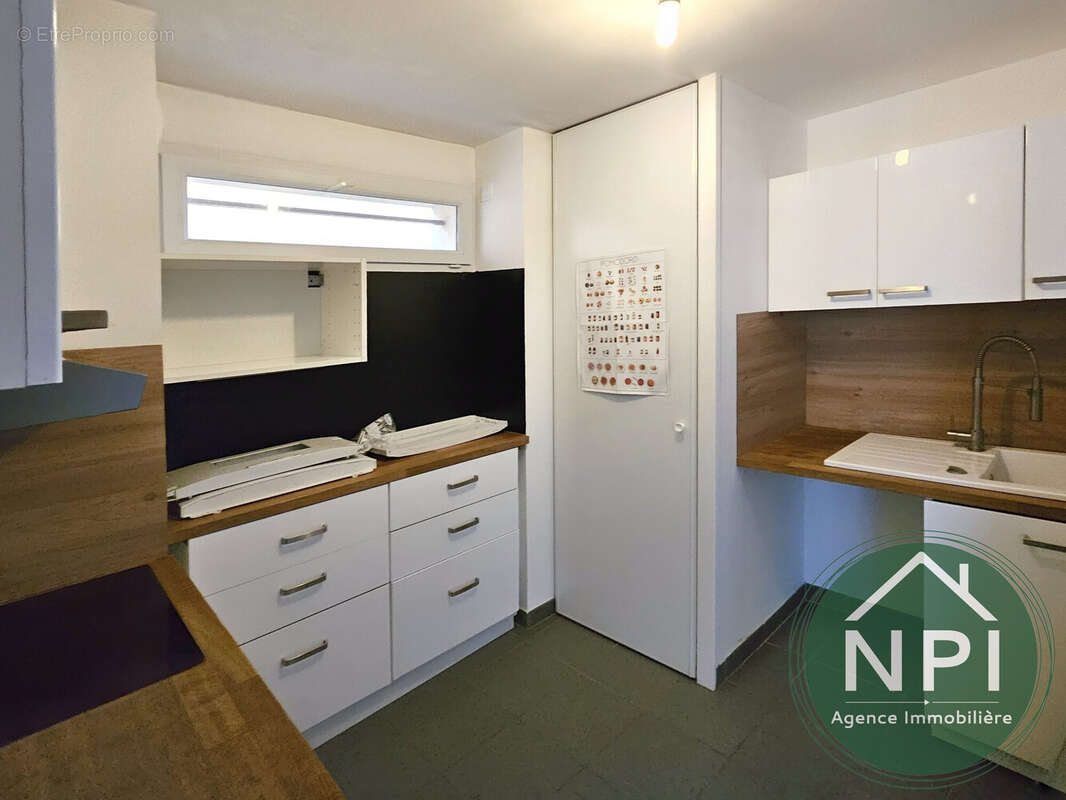 Maison à VAUX-LE-PENIL