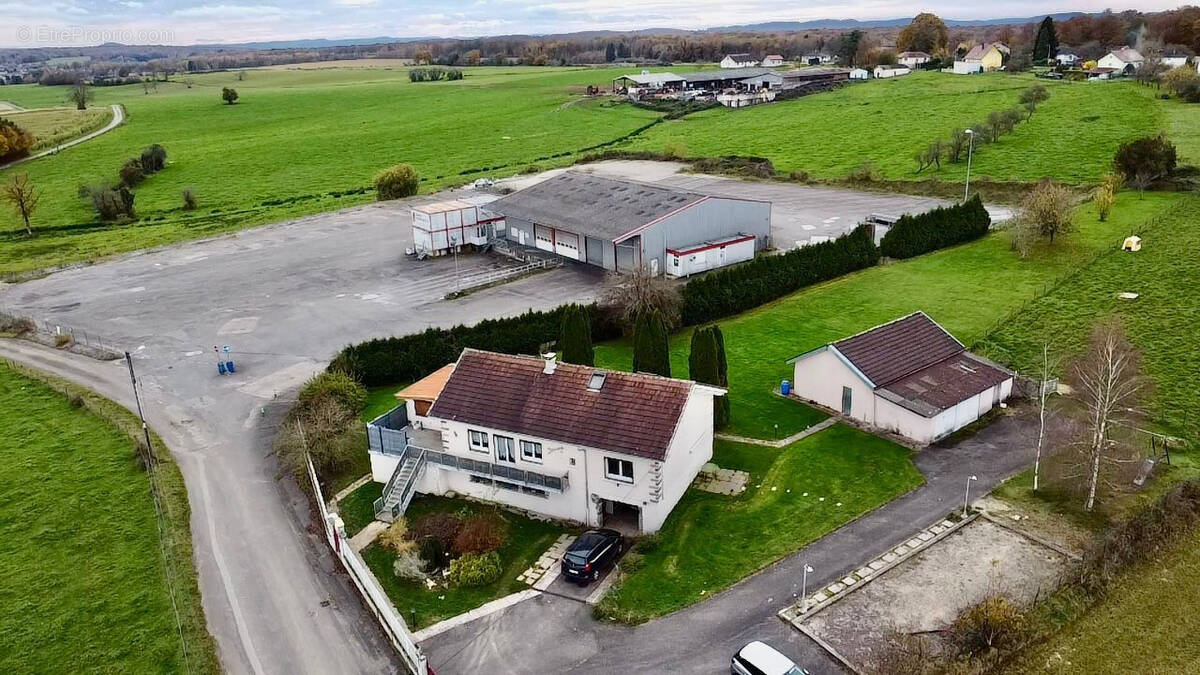 Commerce à FROTEY-LES-LURE