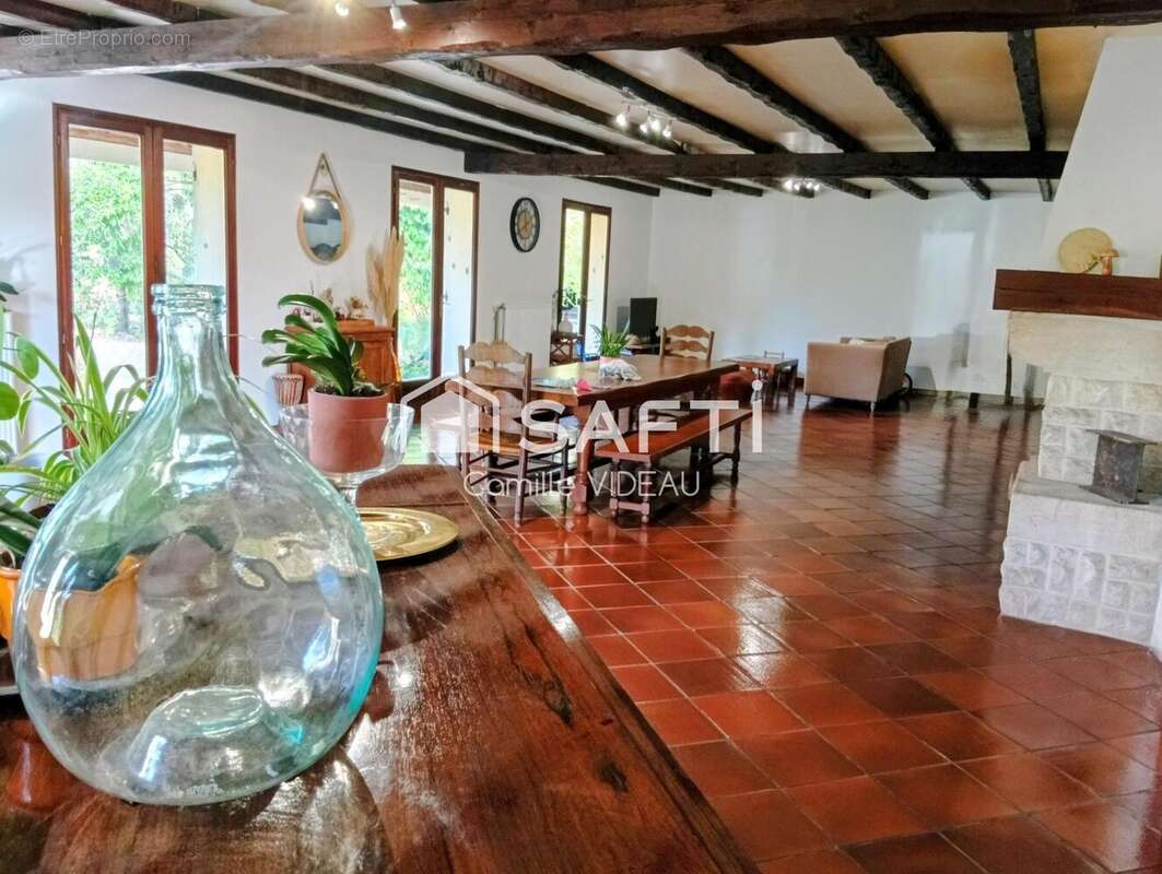 Photo 3 - Maison à SAINT-PIERRE-DU-PALAIS