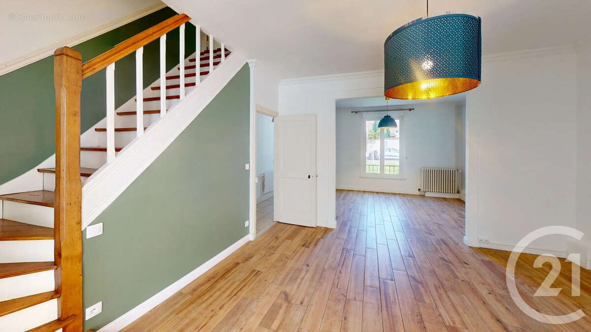 Maison à SAINT-QUENTIN