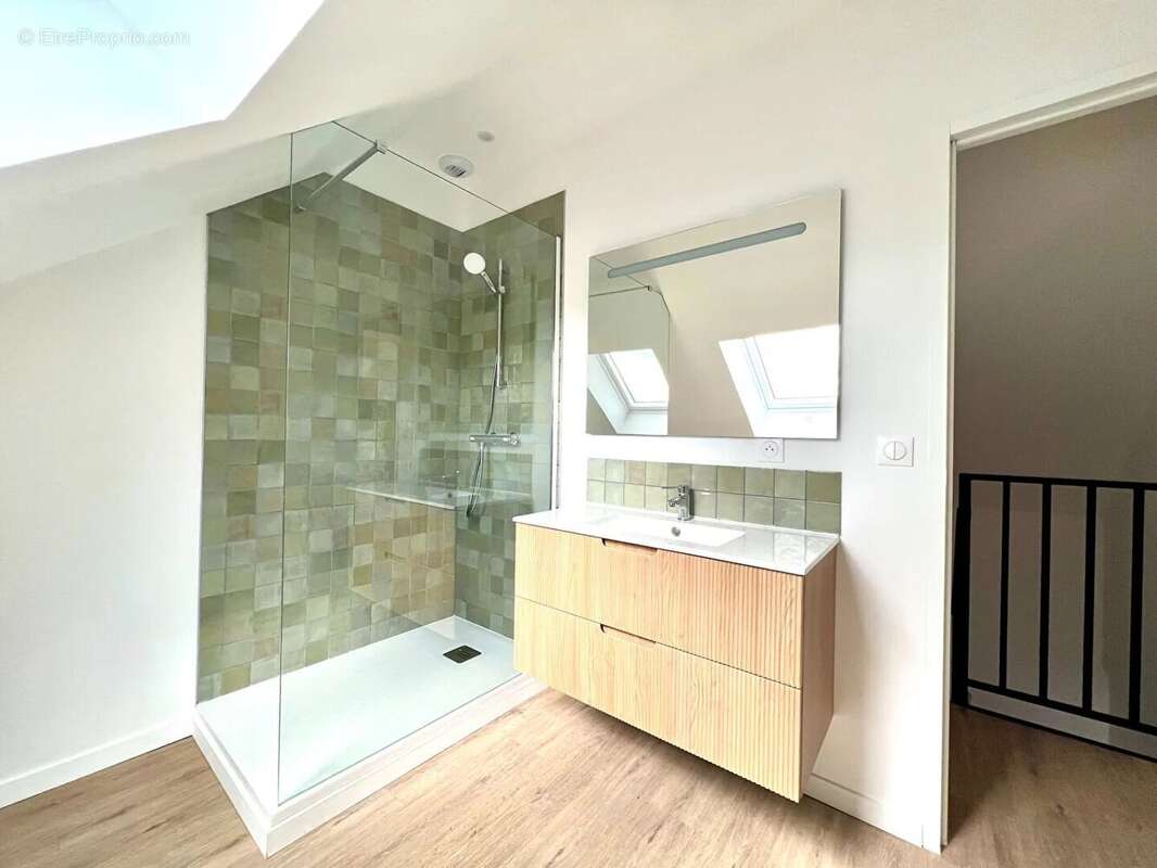 En plein coeur de Cesson, une maison de charme entièrement rénovée - photo 10