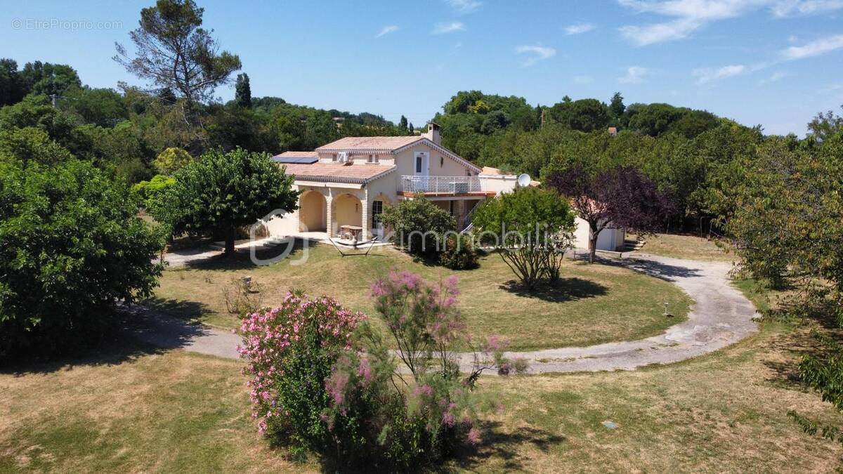 Maison à MONTELIMAR