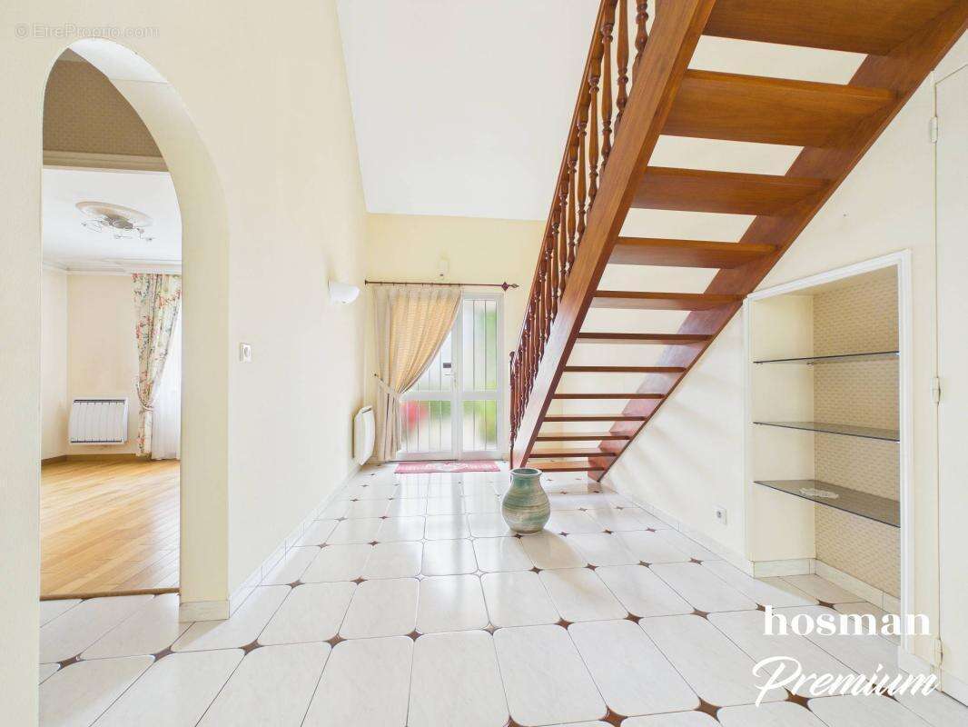Maison de 163 m² (177 m2 au sol) avec 4 chambres, jardin, garage et spa - Quartier du Petit Chantilly à Orvault - photo 8