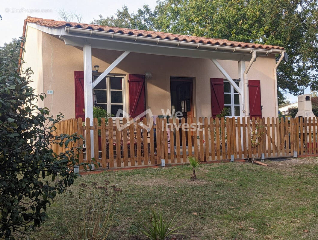 Maison à BROSSAC