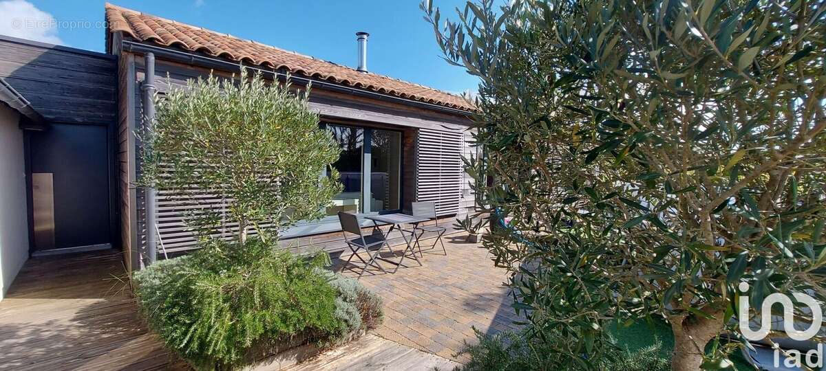 Photo 3 - Maison à LE PERRIER