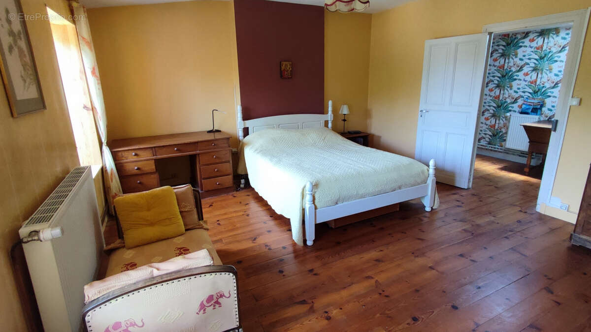 Charentaise de 220 m2, 5 chambres, dépendance, possibilité de gîte ou espace pro   Port-d'Envaux - photo 10