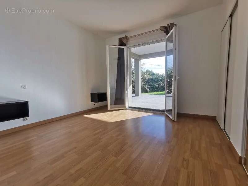 Maison à DREMIL-LAFAGE