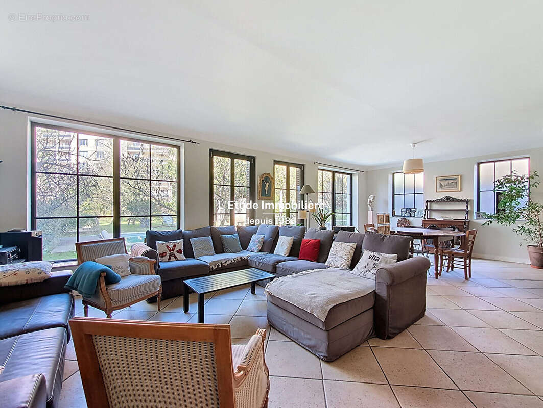 Maison à CALUIRE-ET-CUIRE