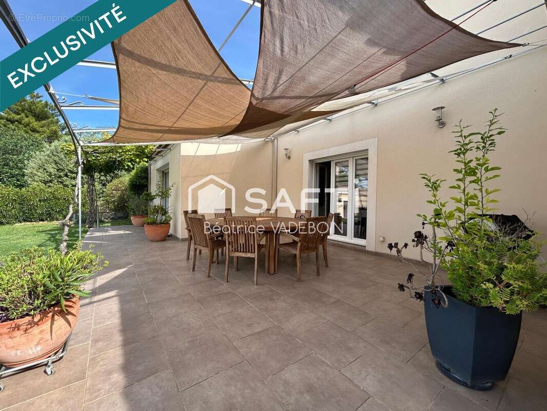 Maison 175 m² à Saint-Marcel-Les-Sauzet  - photo 2