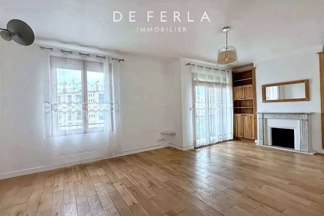Appartement à MARSEILLE-2E