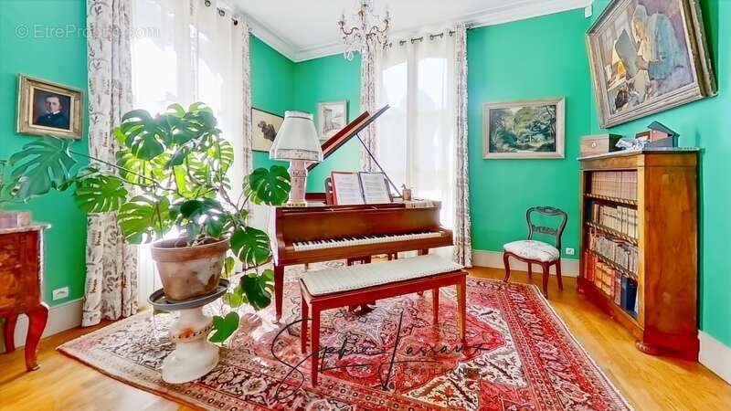 Demeure de caractère à vendre à Bézu-Saint-Éloi – 9 pièces, 5 chambres, parc de près de 6 000 m² avec maison d'amis et espace bi - photo 10
