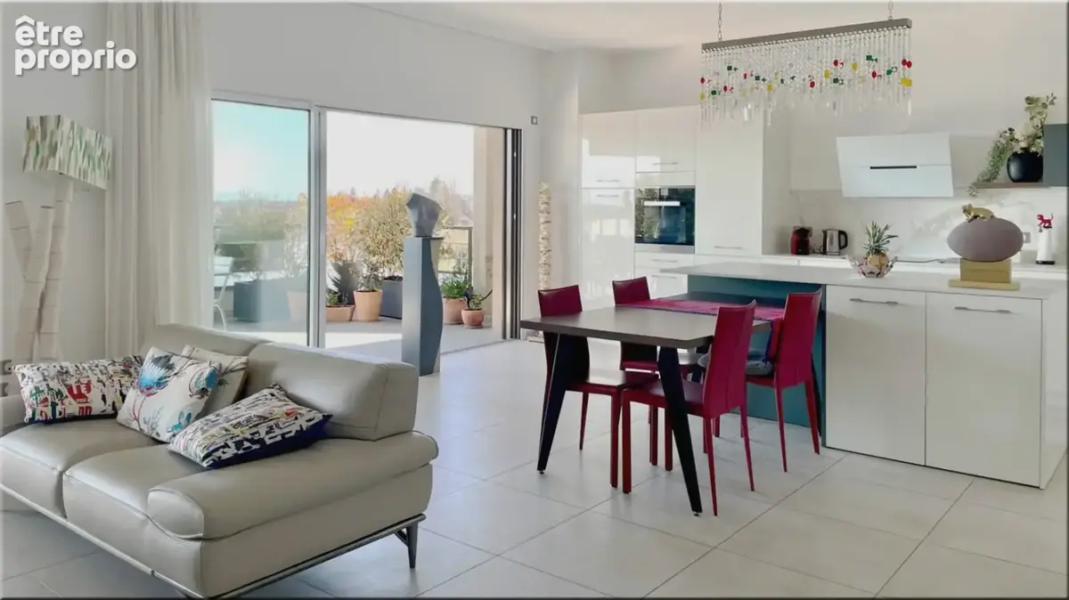 Appartement à vendre 4 pièces DIVONNE LES BAINS (01) – Résidence Le Stallion Élégance, terrasse panoramique et vue Mont Blanc - photo 4