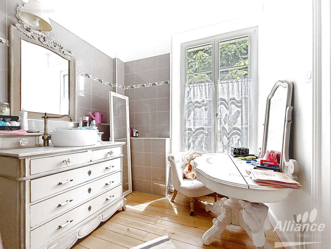 Une adresse d'exception - l'elegance intemporelle d'une demeure de caractere. - photo 8