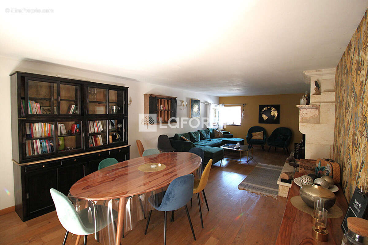 Maison à PAUSSAC-ET-SAINT-VIVIEN