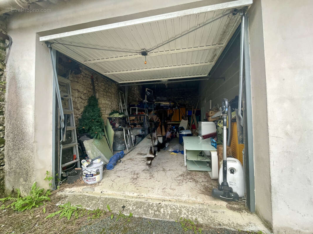 Maison à LES NOUILLERS