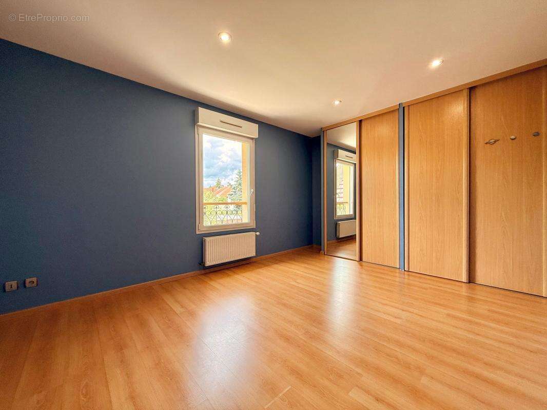 Maison familiale de 195 m² avec T2 indépendant – Calme et potentiel locatif - photo 17