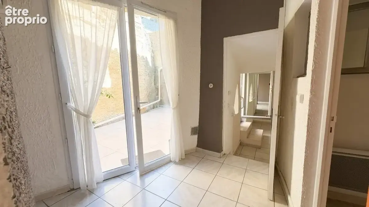 Villeneuve les Maguelone, appartement T3 de 68,30m2 avec cour privative. - photo 8