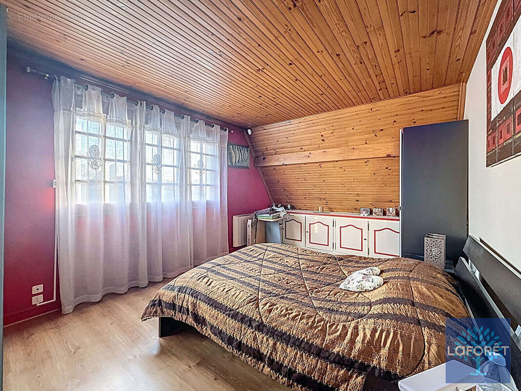 Maison à VIGNEUX-SUR-SEINE