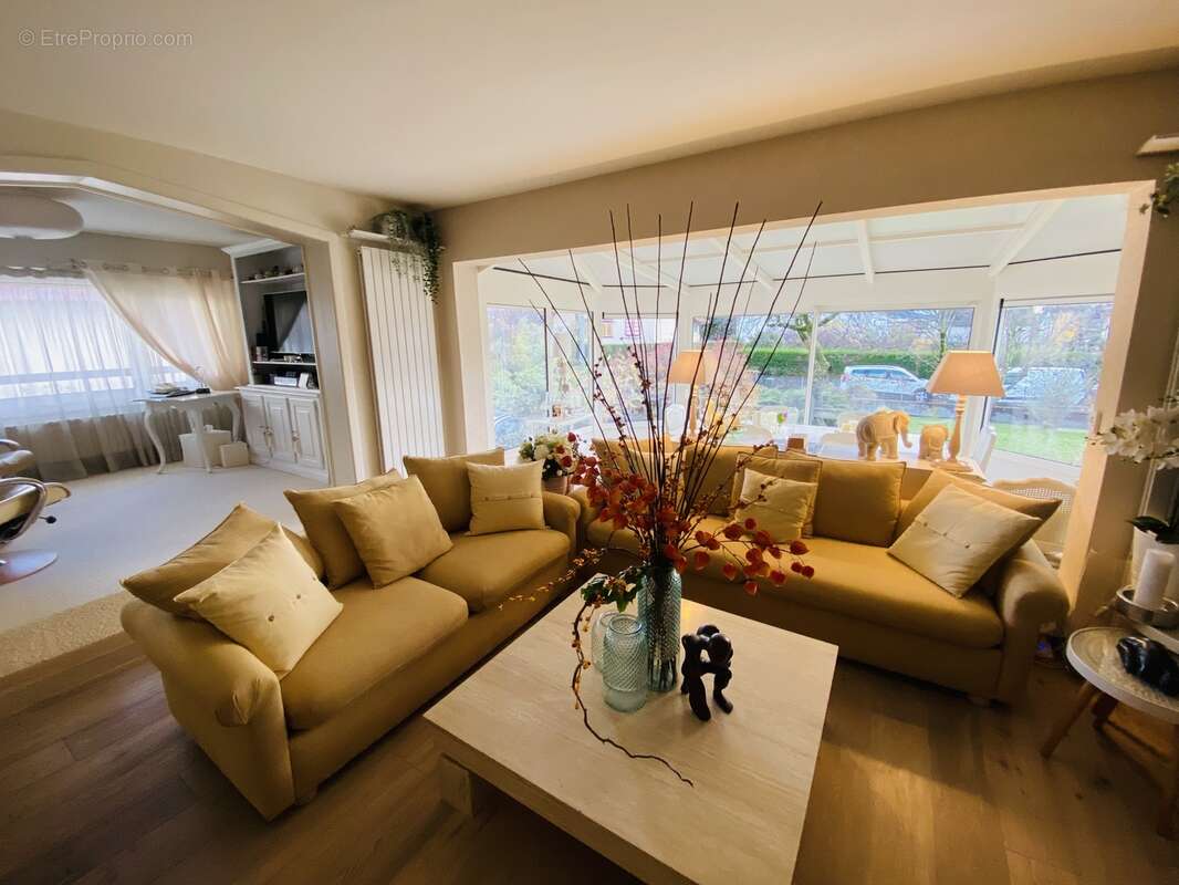 Maison à VILLE-LA-GRAND