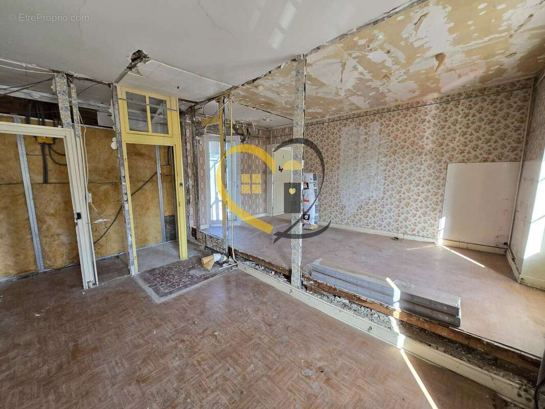 Maison à LES AIX-D'ANGILLON
