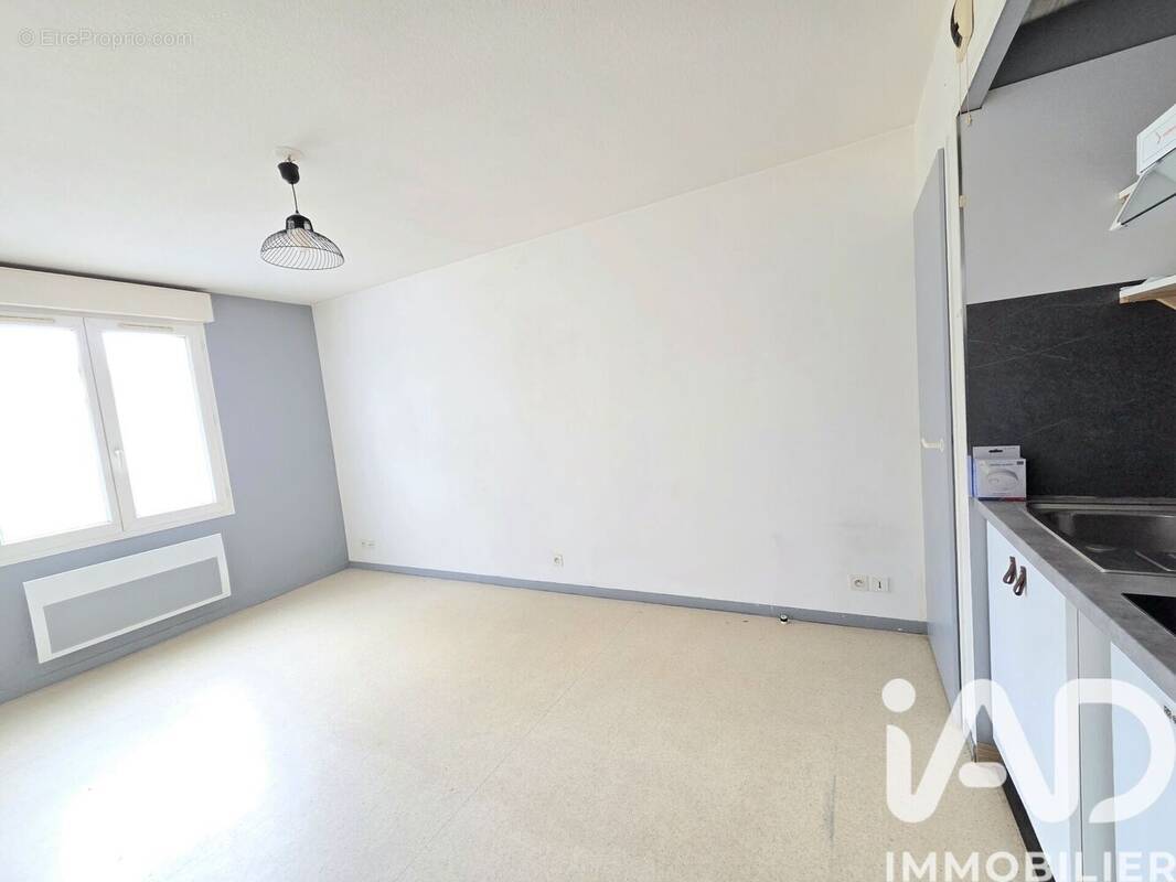 Appartement 22 m² à Buxerolles  - photo 1